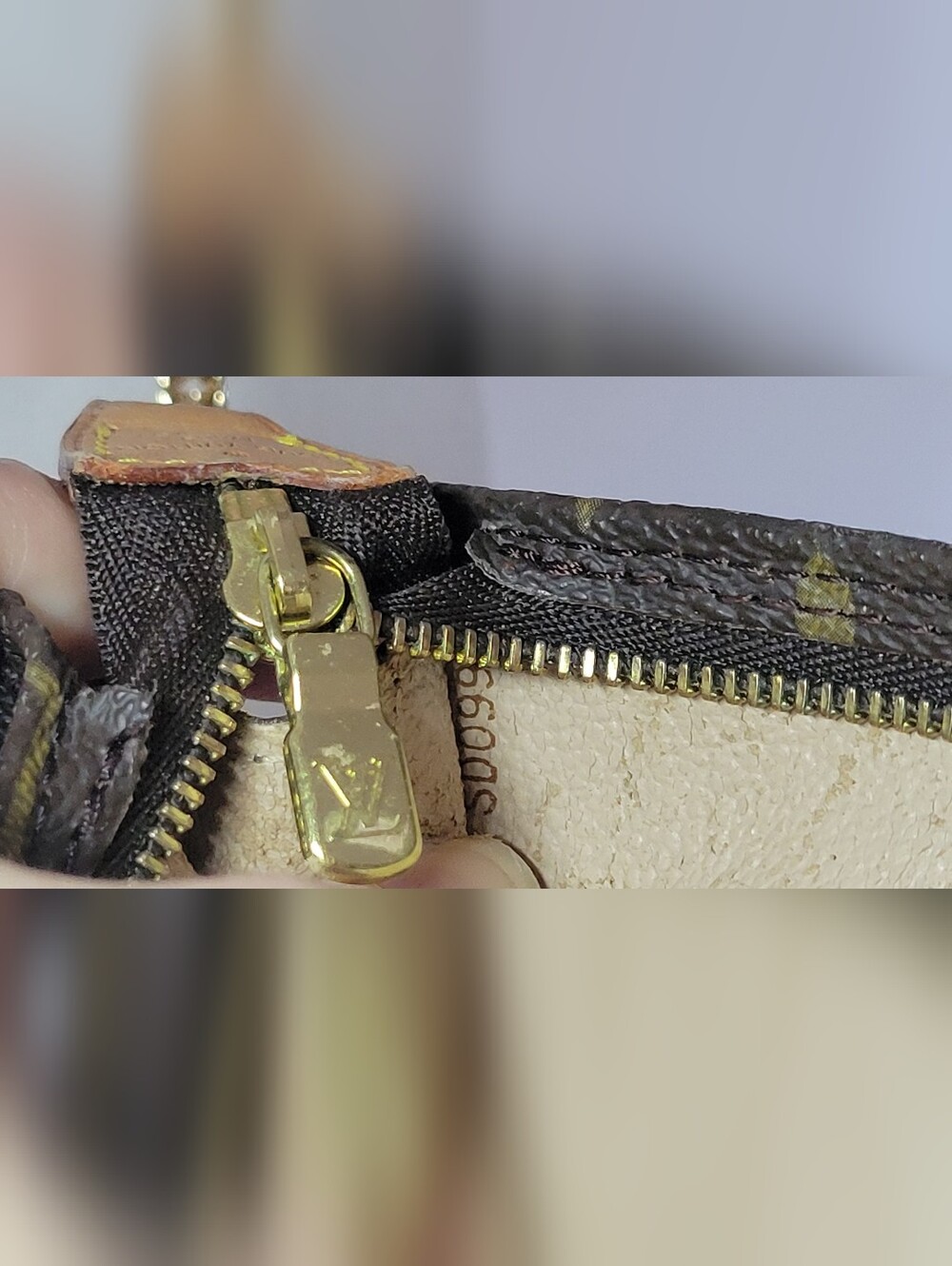 100% Authentic Louis Vuitton Pouch ,serial number :SD0998 - Picture 9 of 11